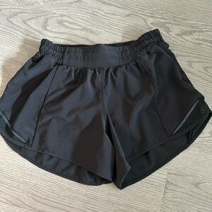 Lulu lemon Hotty Hot Low-Rise Lined Short tall